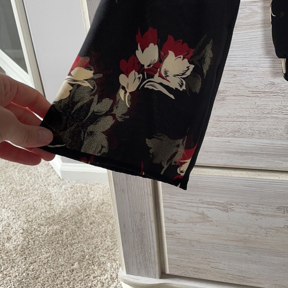 🛍 Beautiful Blouse! - Picture 2 of 9